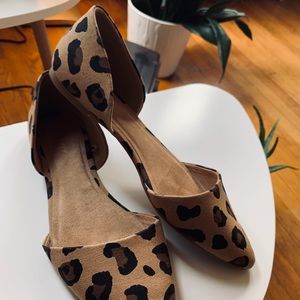 Old Navy Pointy-Toe Leopard Flat